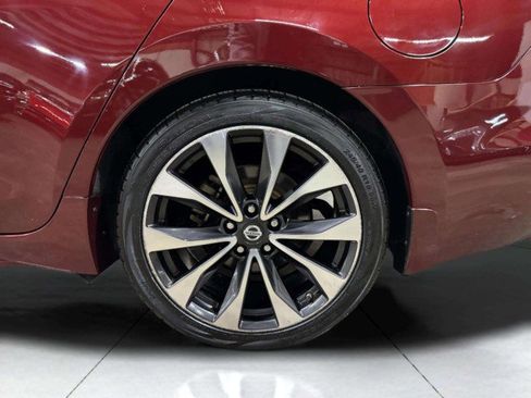 Used 2016 Nissan Maxima SR image 59