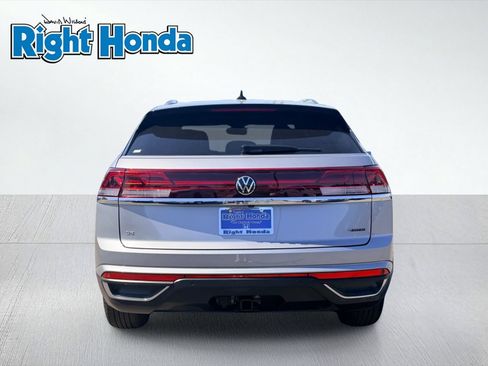 Used 2025 Volkswagen Atlas Cross Sport SE AWD/4WD image 5