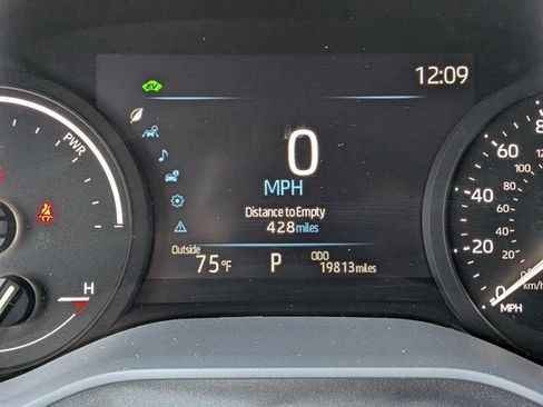 Used 2026 Toyota Sienna XLE FWD image 10