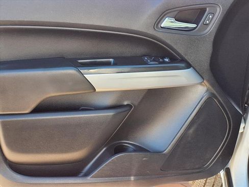 Used 2022 Chevrolet Colorado LT w/ Fleet Safety Package image 19