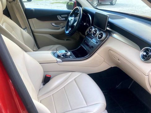Used 2018 Mercedes-Benz GLC 300 4MATIC image 9