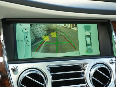 Used 2016 Rolls-Royce Ghost image 16