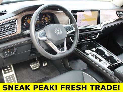 Certified 2025 Volkswagen Atlas SEL Premium R-Line image 8