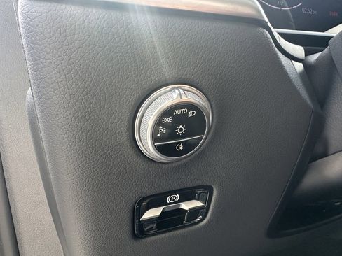 Certified 2025 Mercedes-Benz GLC 300 4MATIC image 35