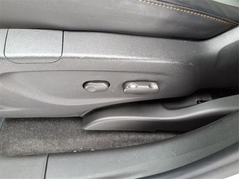 Used 2022 Chevrolet Trax LT w/ Driver Confidence Package image 17