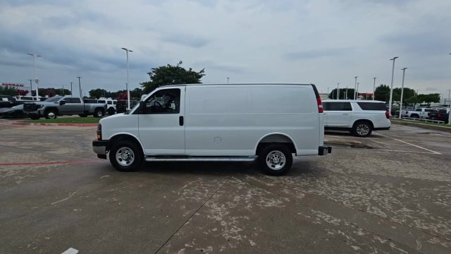 Used 2025 Chevrolet Express 2500 w/ Driver Convenience Package RWD image 5