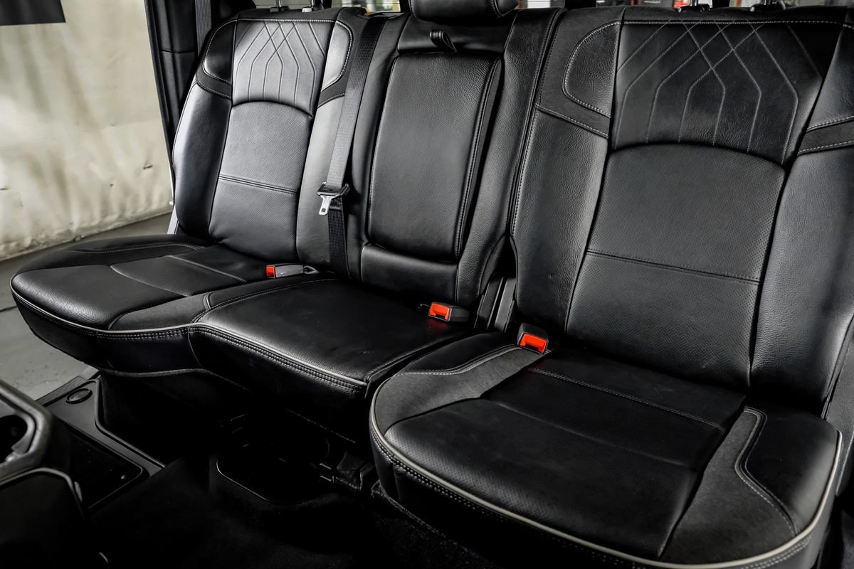 Used 2025 RAM 3500 Limited AWD/4WD image 33