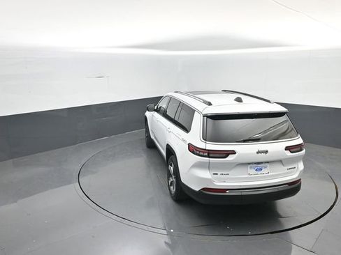 Used 2023 Jeep Grand Cherokee L Limited w/ Luxury Tech Group II AWD/4WD image 28