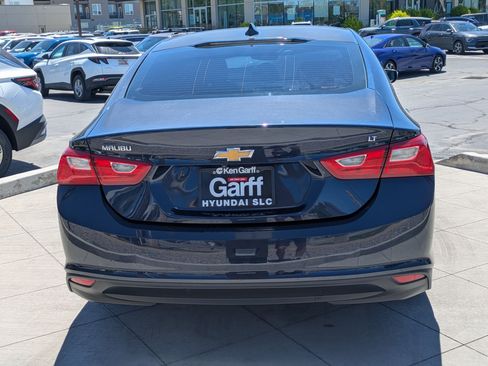 Used 2017 Chevrolet Malibu LT FWD image 5