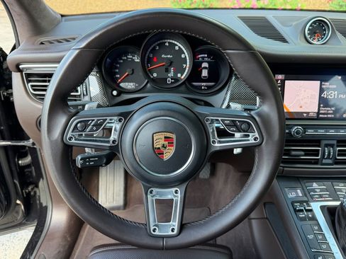 Used 2020 Porsche Macan Turbo AWD/4WD image 18