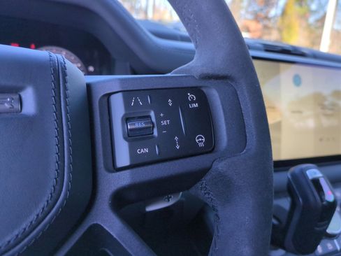 Used 2023 Land Rover Defender 110 V8 image 20