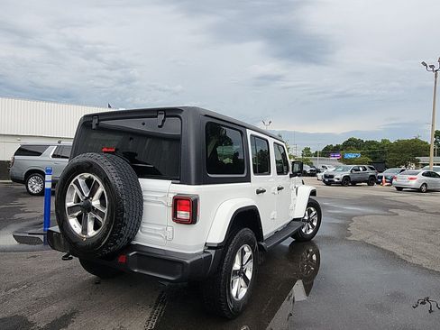 Used 2022 Jeep Wrangler Unlimited Sahara w/ Cold Weather Group AWD/4WD image 5