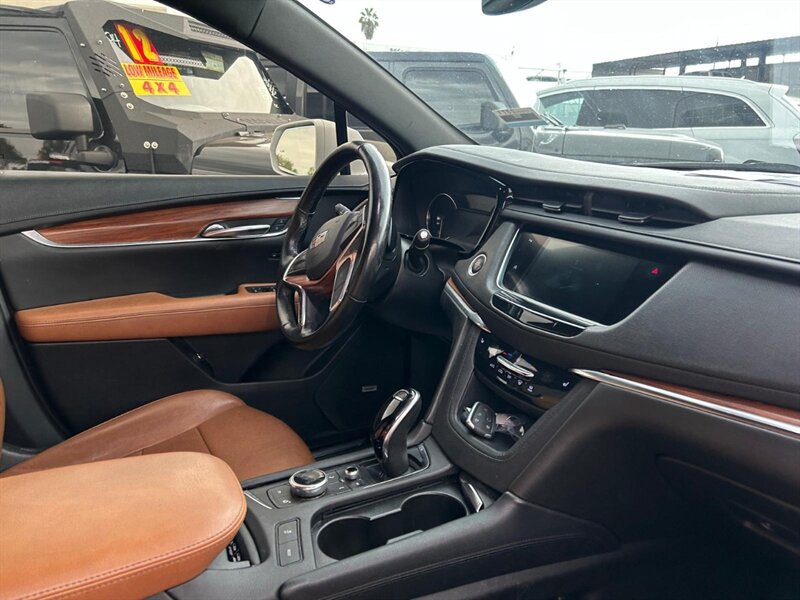 Used 2020 Cadillac XT5 Premium Luxury FWD image 24