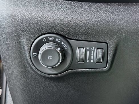 Used 2022 Jeep Compass Latitude AWD/4WD image 18