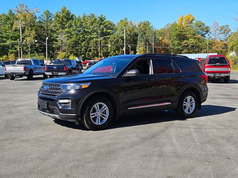 Certified 2022 Ford Explorer XLT w/ Equipment Group 202A image 5