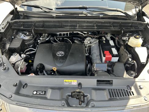 Used 2022 Toyota Highlander XSE AWD/4WD image 7