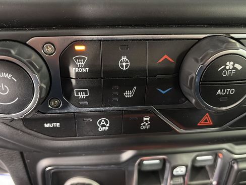 Used 2021 Jeep Wrangler Unlimited Sport image 36