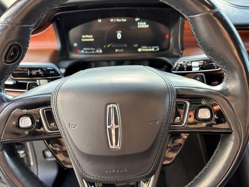 Used 2020 Lincoln Aviator Reserve image 16