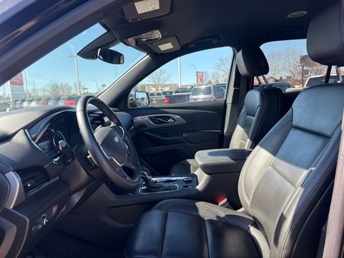 Used 2023 Chevrolet Traverse LT AWD/4WD image 17