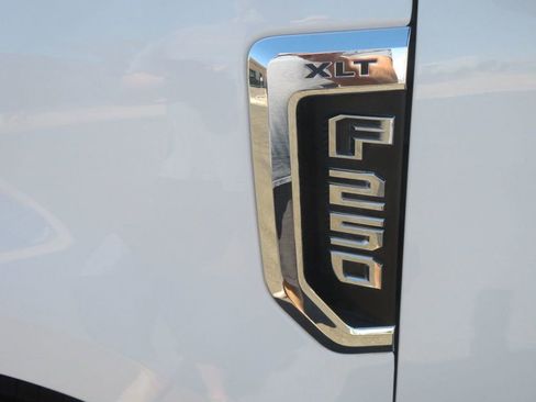 Used 2020 Ford F250 XLT AWD/4WD image 14