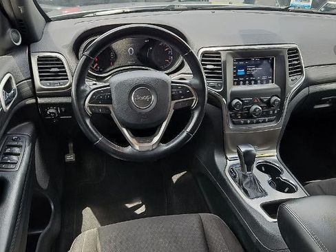 Used 2021 Jeep Grand Cherokee Laredo RWD image 18