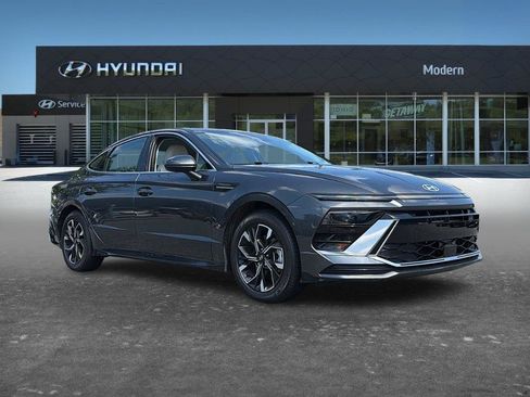 Certified 2025 Hyundai Sonata SEL FWD image 2