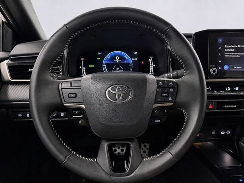 Used 2026 Toyota Camry SE FWD image 30