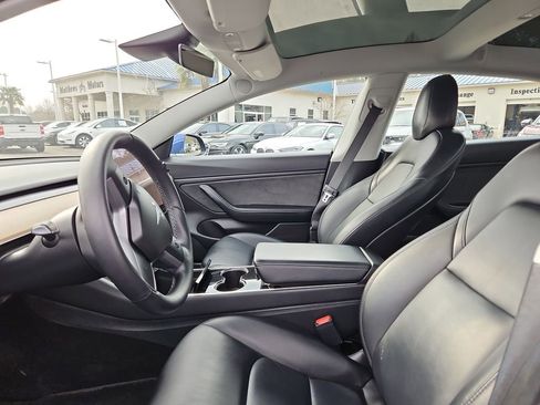 Used 2020 Tesla Model 3 Performance image 19