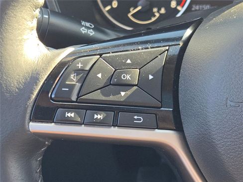 Used 2022 Nissan Altima 2.5 SV w/ SV Premium Package image 33