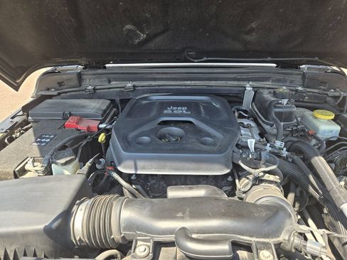Used 2018 Jeep Wrangler Sport AWD/4WD image 23