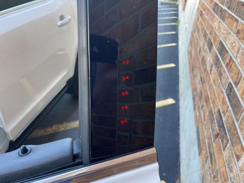Used 2014 Lincoln MKT FWD image 19