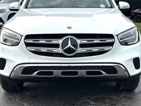 Used 2021 Mercedes-Benz GLC 300 4MATIC image 4