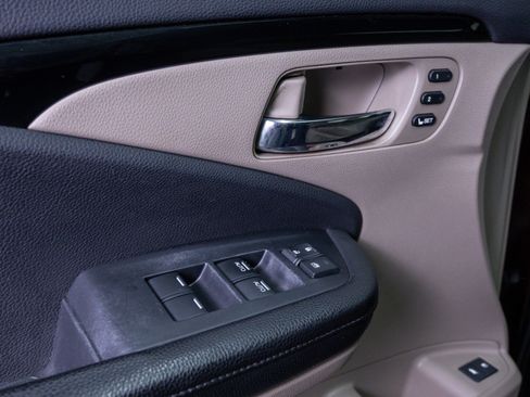 Used 2018 Honda Pilot Touring image 19