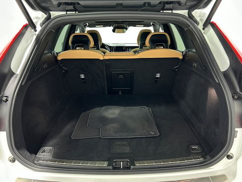 Used 2018 Volvo XC60 T6 Inscription w/ Vision Package AWD/4WD image 31