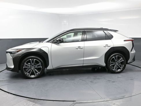 Used 2023 Toyota bZ4X Limited image 6