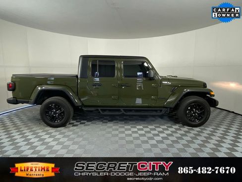 Used 2023 Jeep Gladiator Sport image 8