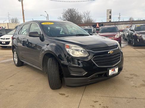 Used 2017 Chevrolet Equinox LS image 2
