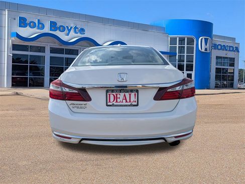 Used 2017 Honda Accord EX-L image 4