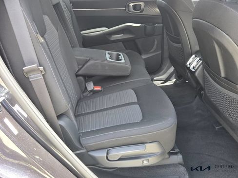 Certified 2026 Kia Sorento LX FWD image 16
