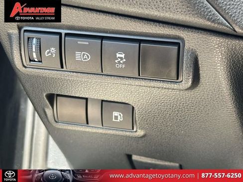Used 2024 Toyota Corolla Cross AWD Hybrid w/ Moonroof Package image 23