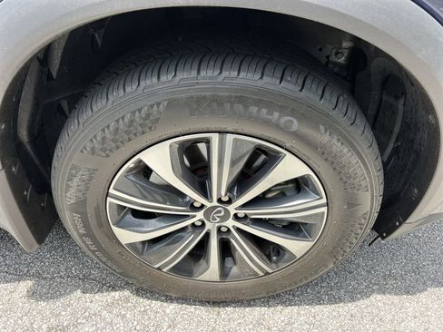 Used 2025 INFINITI QX60 Pure w/ Cargo Package FWD image 10
