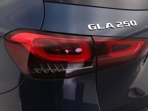 Certified 2023 Mercedes-Benz GLA 250 image 18
