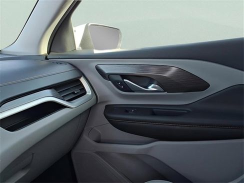 Used 2019 GMC Terrain SLT w/ Preferred Package image 22