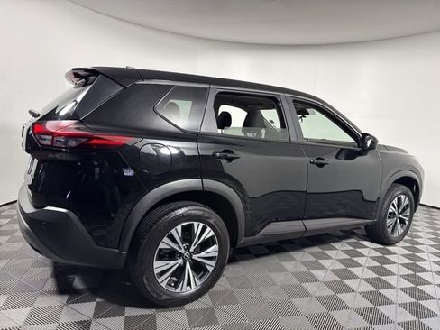 Used 2023 Nissan Rogue SV image 7