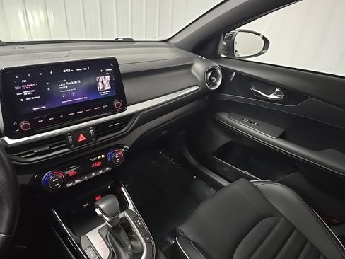 Used 2024 Kia Forte GT-Line w/ GT-Line Premium Package FWD image 27