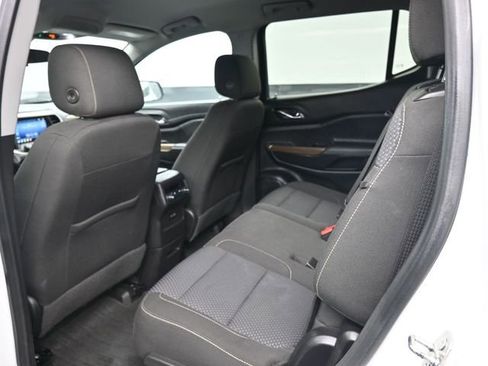 Used 2020 GMC Acadia SLE image 14