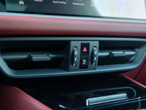 New 2026 Porsche Cayenne image 23