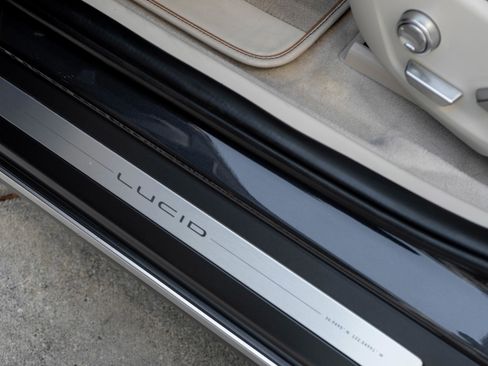 Used 2022 Lucid Air Grand Touring image 15