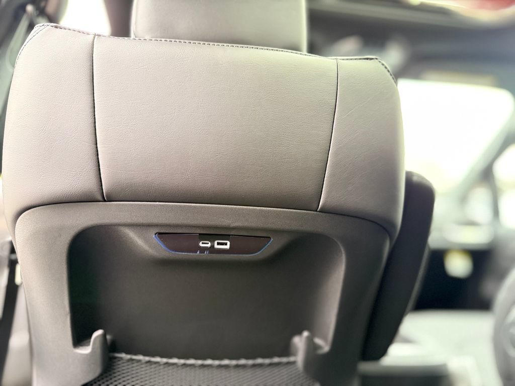 New 2026 Chrysler Pacifica Select AWD/4WD image 31