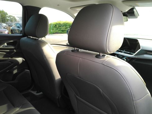 Used 2025 Chevrolet Trax ACTIV w/ Sunroof Package FWD image 19